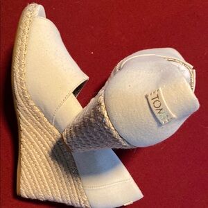 TOMS Women's Cream Espadrille Wedges